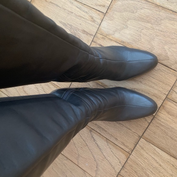 Authentic Prada heeled boots - Picture 3 of 3